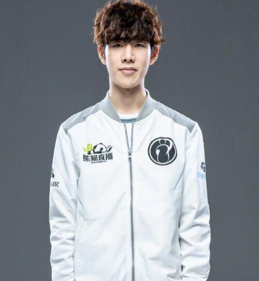 我们拥有赢得这场比赛的所有关键 Aleksib 关于 NAVI 在 ESL Pro League Season 22 中对抗 Mouz 的问题