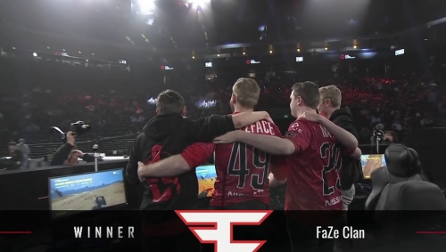 Weibo Gaming 的新赛季阵容：主教练NoFe，助理教练 Fly ，中单 Xiaohu + Tian