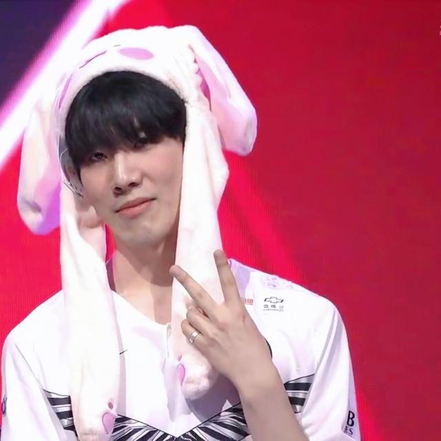 我为你赢了！Donk Desert Eagle 通过四杀实现了逆转，展现了他的 TOP1 风格。 TyLoo 输给了 Spirit 。